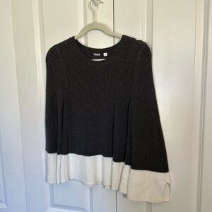 Gap 100% cotton dark gray & white scoop knit sweater w/wide split cuffs, S